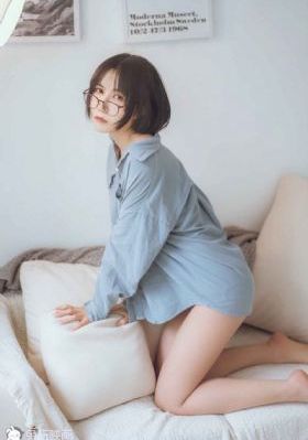 小舞脱了内裤让人摸的游戏_4K免费观看最新