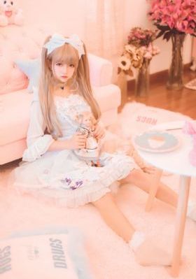 主人调教女仆打烂光屁股_720在线观看视频